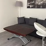 Apartamento Comfy Parisian Studio!