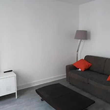 Comfy Parisian Studio! *