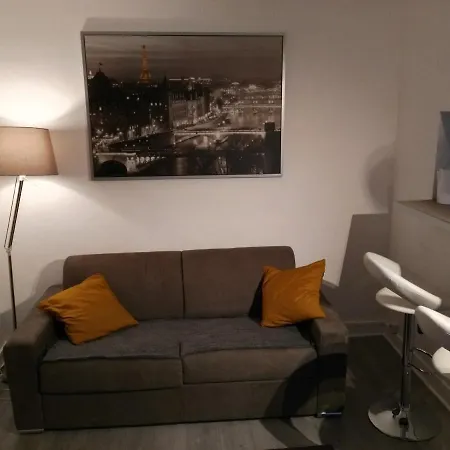Comfy Parisian Studio! 이브리쉬르센