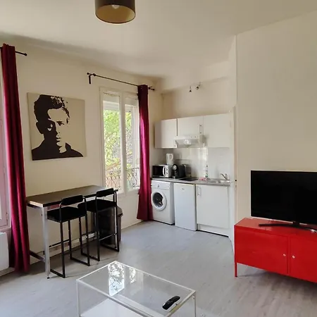 Comfy Parisian Studio! Apartman Ivry-sur-Seine