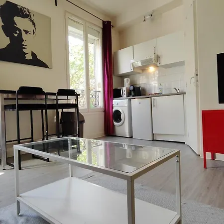 Comfy Parisian Studio! 아파트 이브리쉬르센