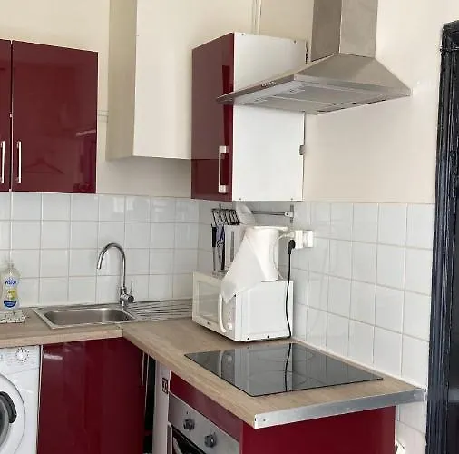 アパート Comfy Parisian Studio! イヴリー＝シュル＝セーヌ