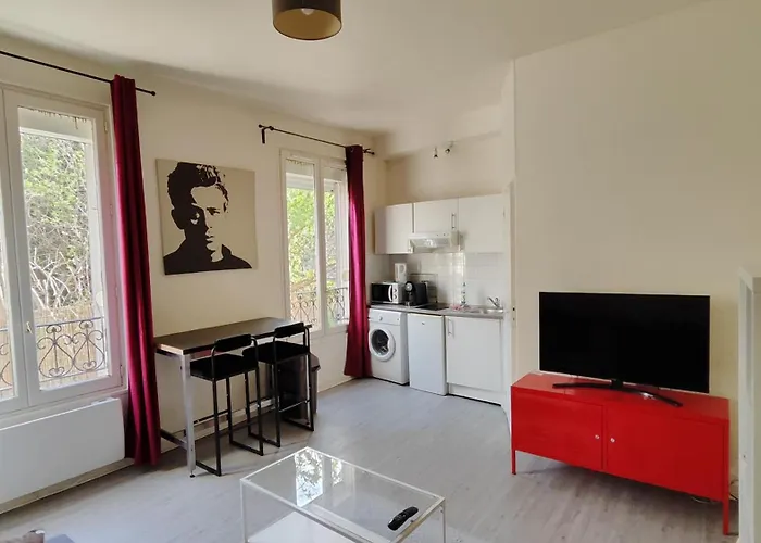 Comfy Parisian Studio! Lägenhet Ivry-sur-Seine