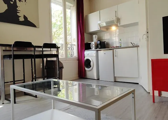 Comfy Parisian Studio! Lägenhet Ivry-sur-Seine